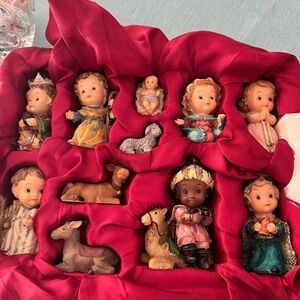 Vintage Holiday Time 11 piece Children Nativity Set